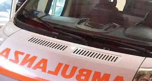 La denuncia: «Ore d’attesa per il rientro a casa in ambulanza dopo una visita»