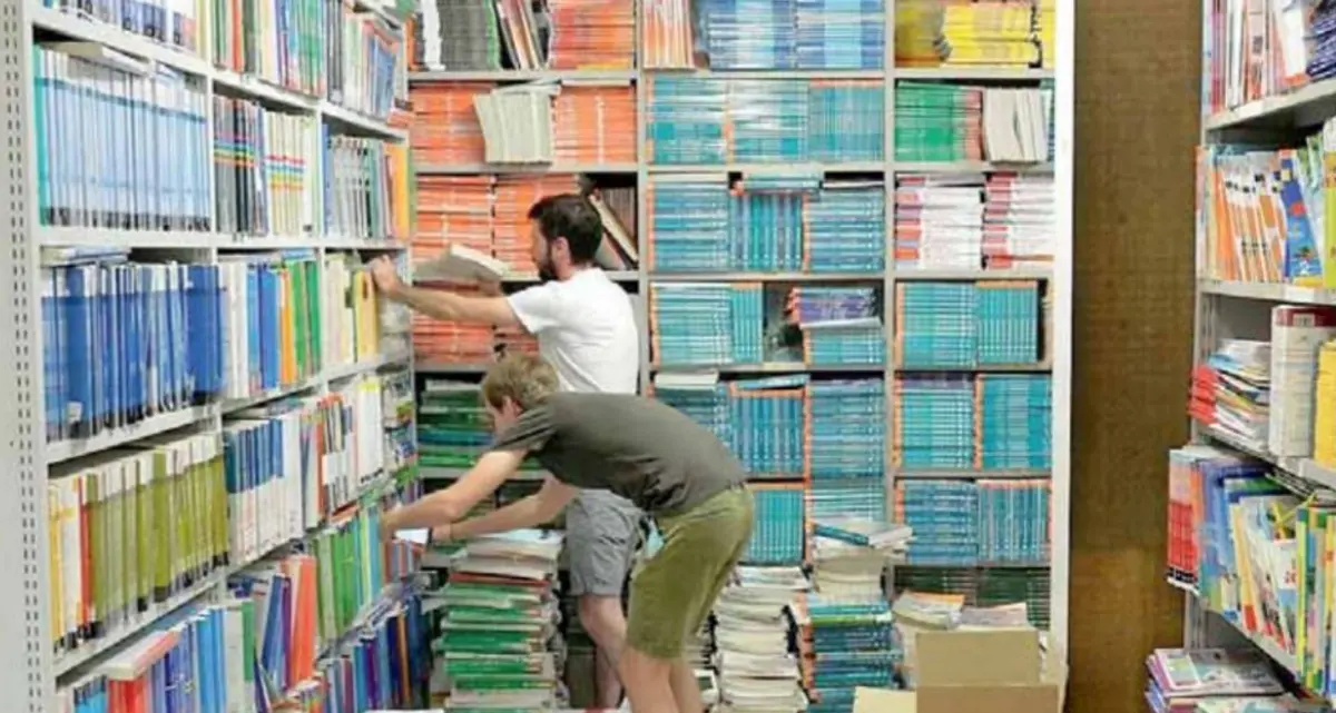 Famiglie preoccupate: rincari e scarsa disponibilità, la corsa ai libri di testo parte in salita