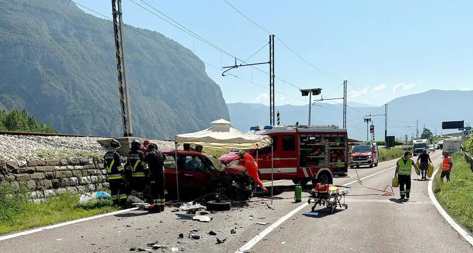 Scontri tra auto e camper: due dei feriti ricoverati in rianimazione