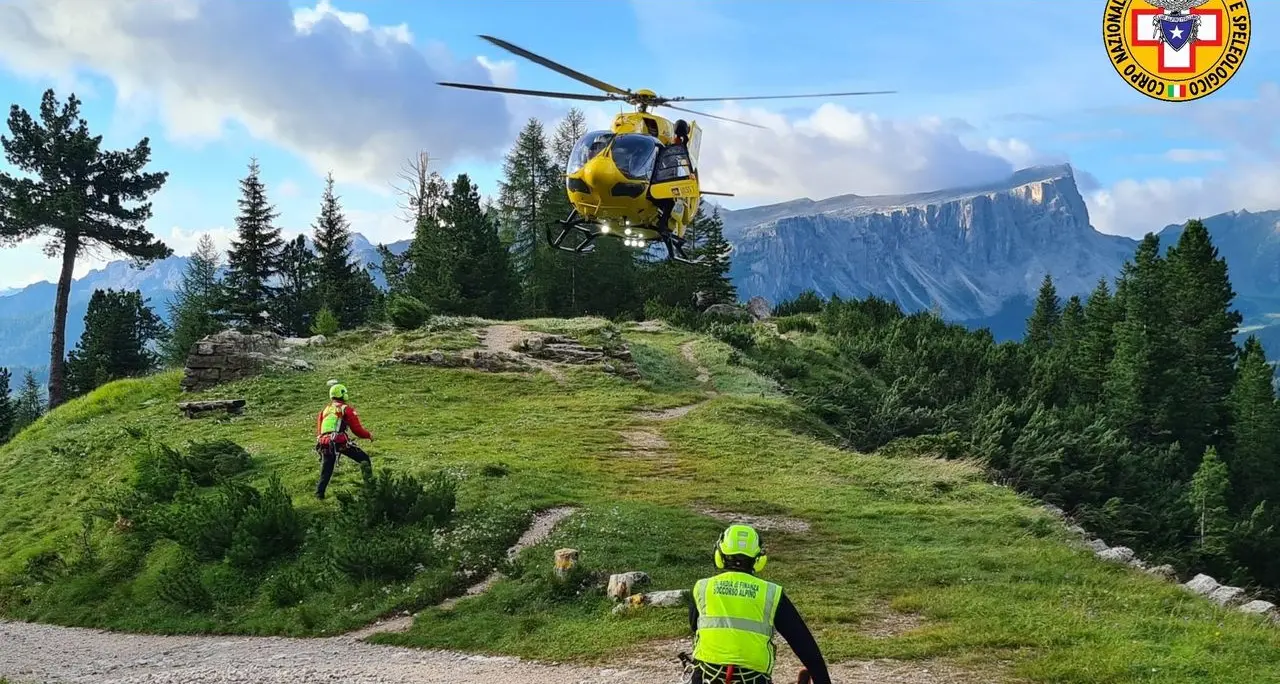 Dato per disperso durante una scalata sui Monti del Sole, lo ritrovano alla fermata del bus