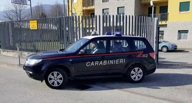 Aveva da tempo atteggiamenti aggressivi: giovane arrestato dai carabinieri