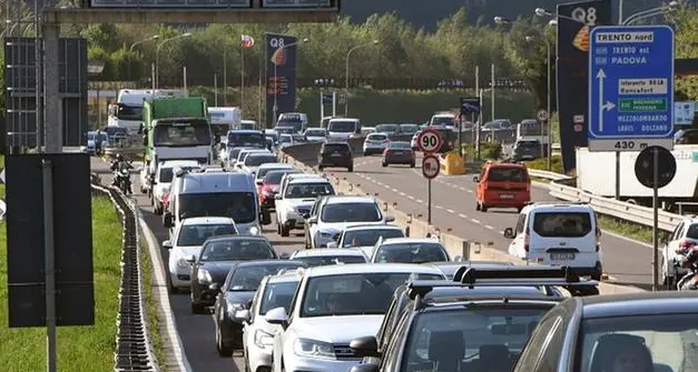Sette giorni di cantiere in tangenziale, autostrada gratis dai caselli sud a nord in città