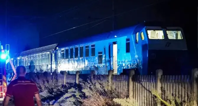 La tragedia sulla ferrovia a Brandizzo: le cinque vittime erano operai della zona