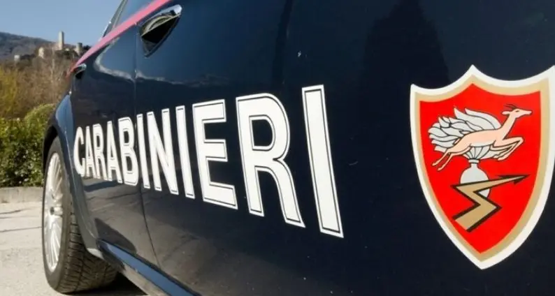 Molestava i passanti e aveva atteggiamenti aggressivi: il giovane senegalese ora è finito in carcere