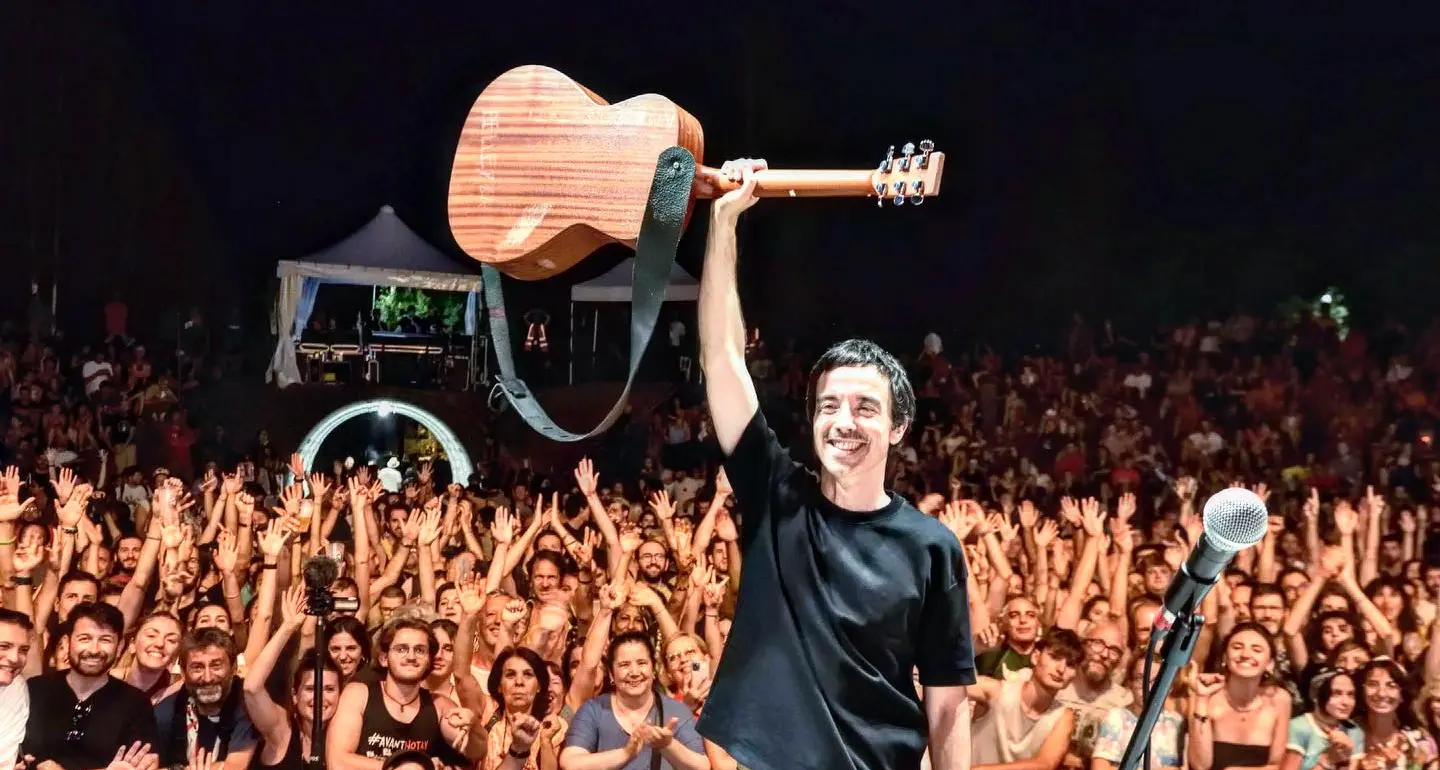 Il tour \"Così speciale\" del cantautore Diodato approda a Torbole