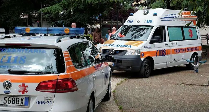 Scontro auto-moto, ferito un quindicenne a Serravalle di Ala