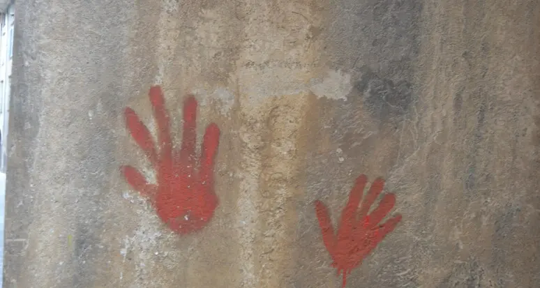Sgomento e allarme dopo la notizia dello stupro di una quattordicenne a una festa di paese
