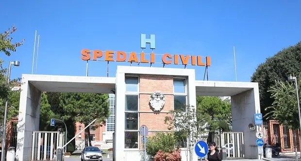 Moto contro Suv sul lago di Garda: morta una ragazza di 22 anni di Bressanone