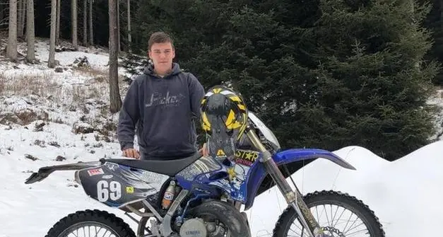 Florian, 22 anni, tornava a casa a piedi quando è stato investito e ucciso da una moto da cross