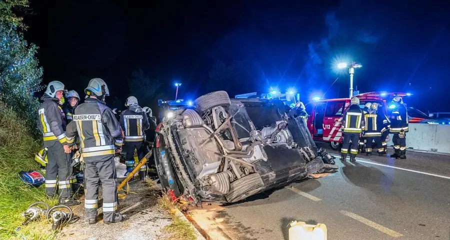 Bressanone, pauroso schianto nella notte di un'auto con tre giovani a bordo
