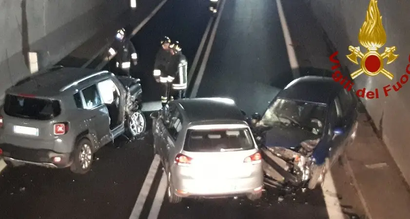 Scontro in galleria ad Arsiè, sulla strada fra Valsugana e Primiero