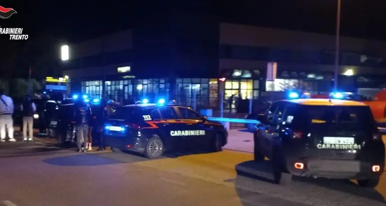 Controlli dei carabinieri sabato notte a Riva e Arco: ritirate sette patenti