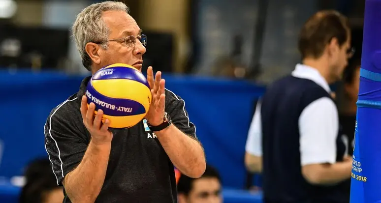 Azzurre del volley dopo le delusioni: la caccia alla qualificazione olimpica sarà affidata a Velasco?
