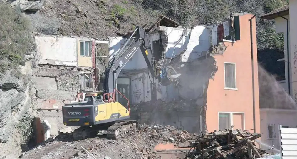 Bypass ferroviario, le demolizioni degli edifici arrivano al punto critico