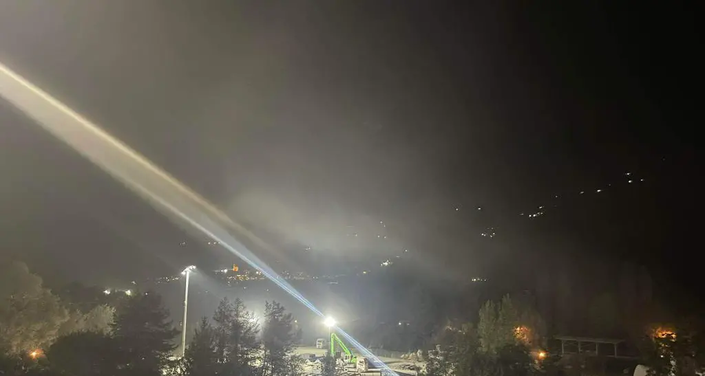 Nuvola di polvere bianca dall'acciaieria di Borgo, la vicina ditta Lenzi: cade sui nostri piazzali