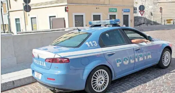 Raggirato al telefono: voleva vendere un divano ma perde cinquemila euro dal conto