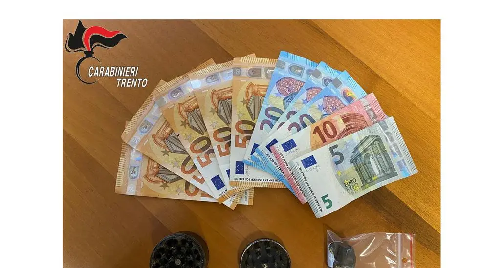 Controlli antidroga dei carabinieri: un ventiduenne denunciato per spaccio di hashish