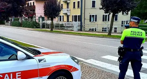 Alle 8 del mattino aveva già alzato il gomito: patente ritirata a un artigiano