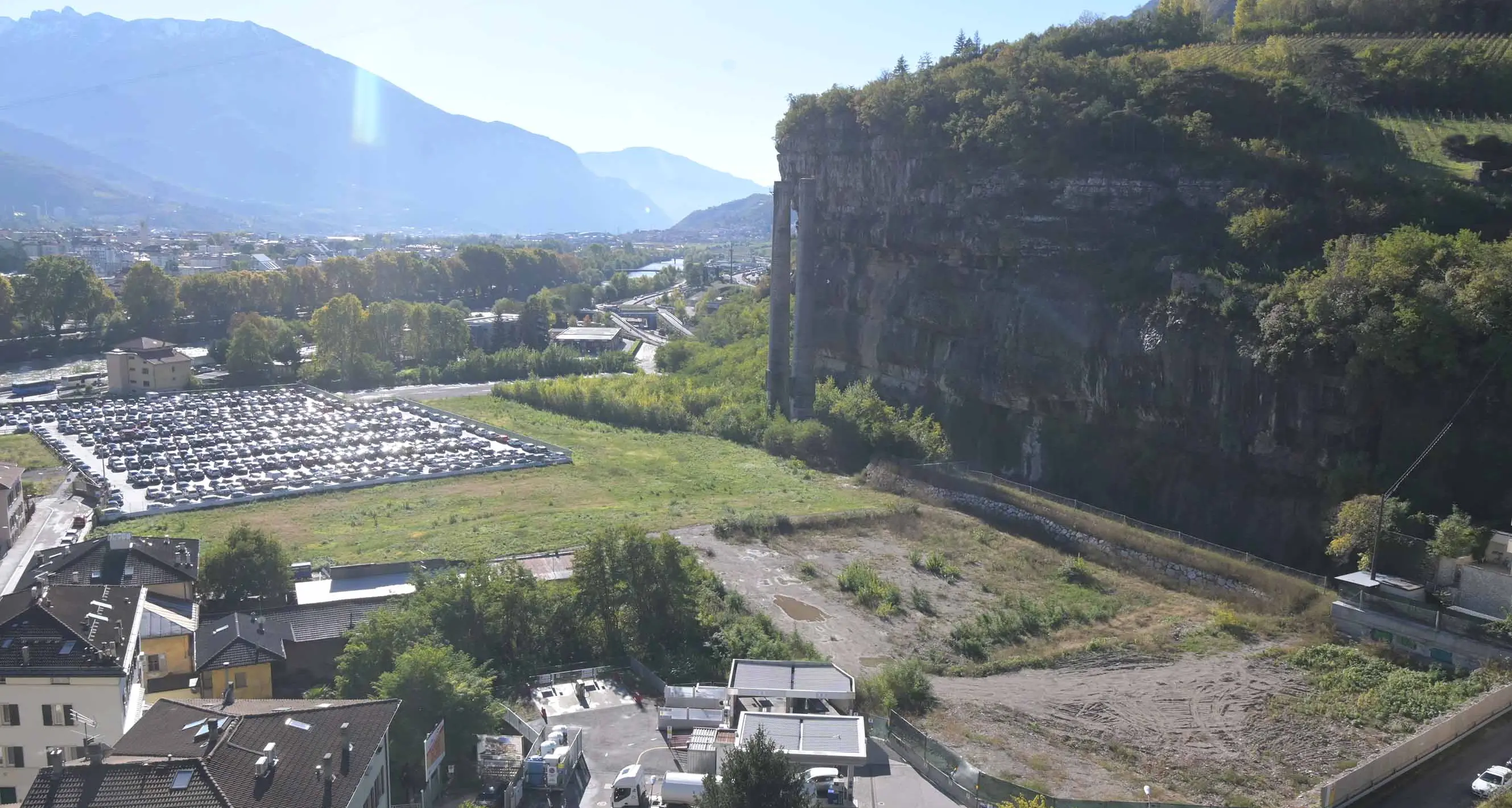 Piedicastello, da abbattere le due ciminiere: spazio alle auto e allo studentato 2