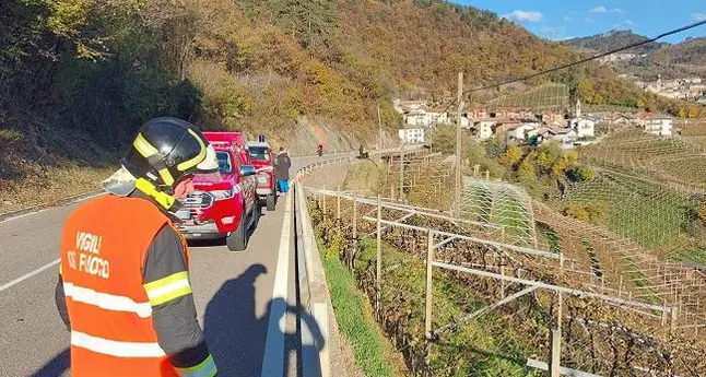 Scontro auto-bici a Giovo: in gravi condizioni un ciclista di 21 anni