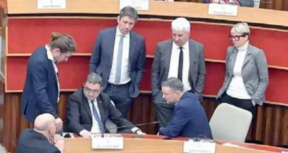 Nuovo braccio di ferro sui vitalizi: stavolta per la tassazione