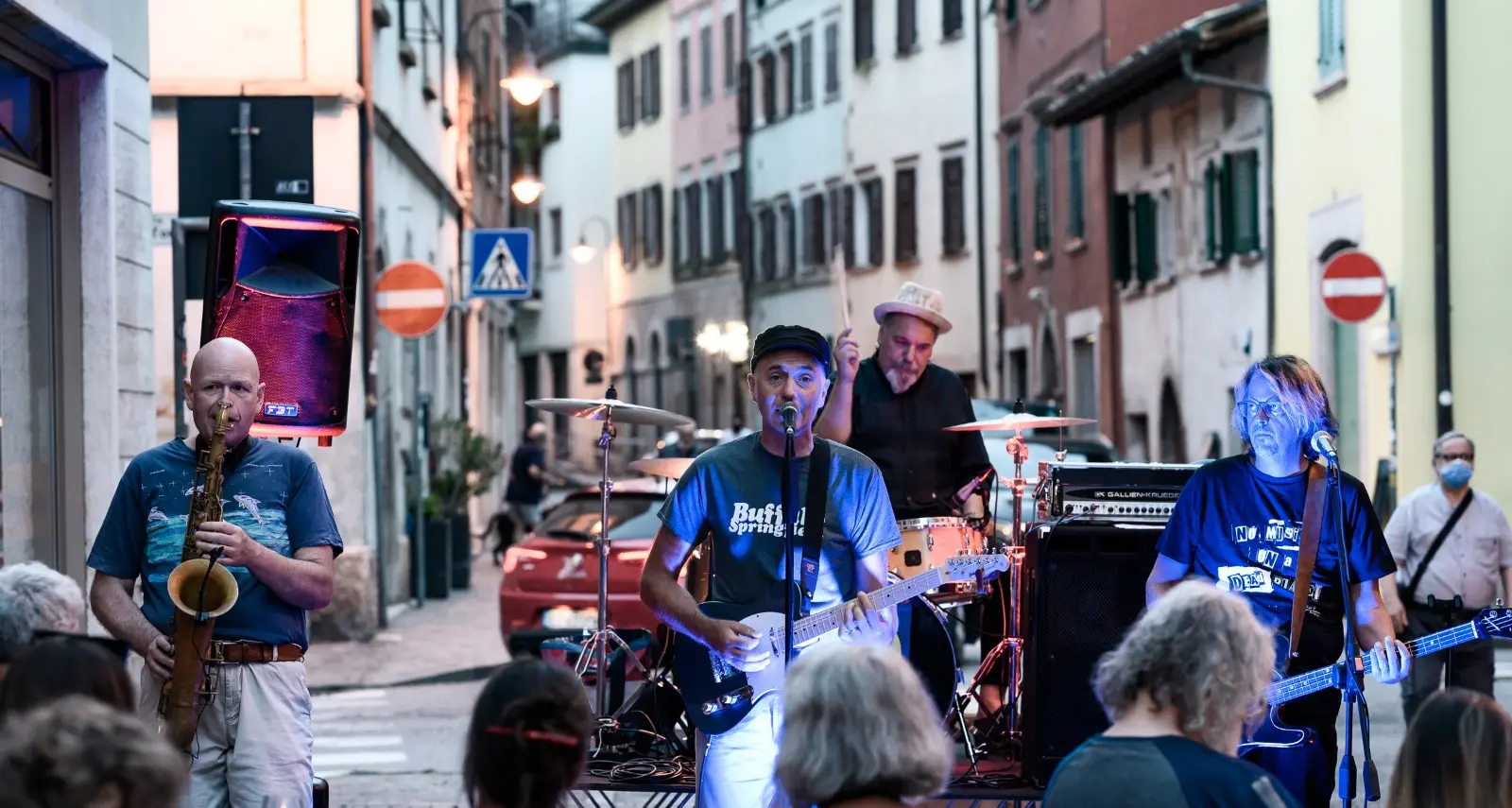 Runaways: la roots rock'n'roll garage boomers band sul palco in San Martino