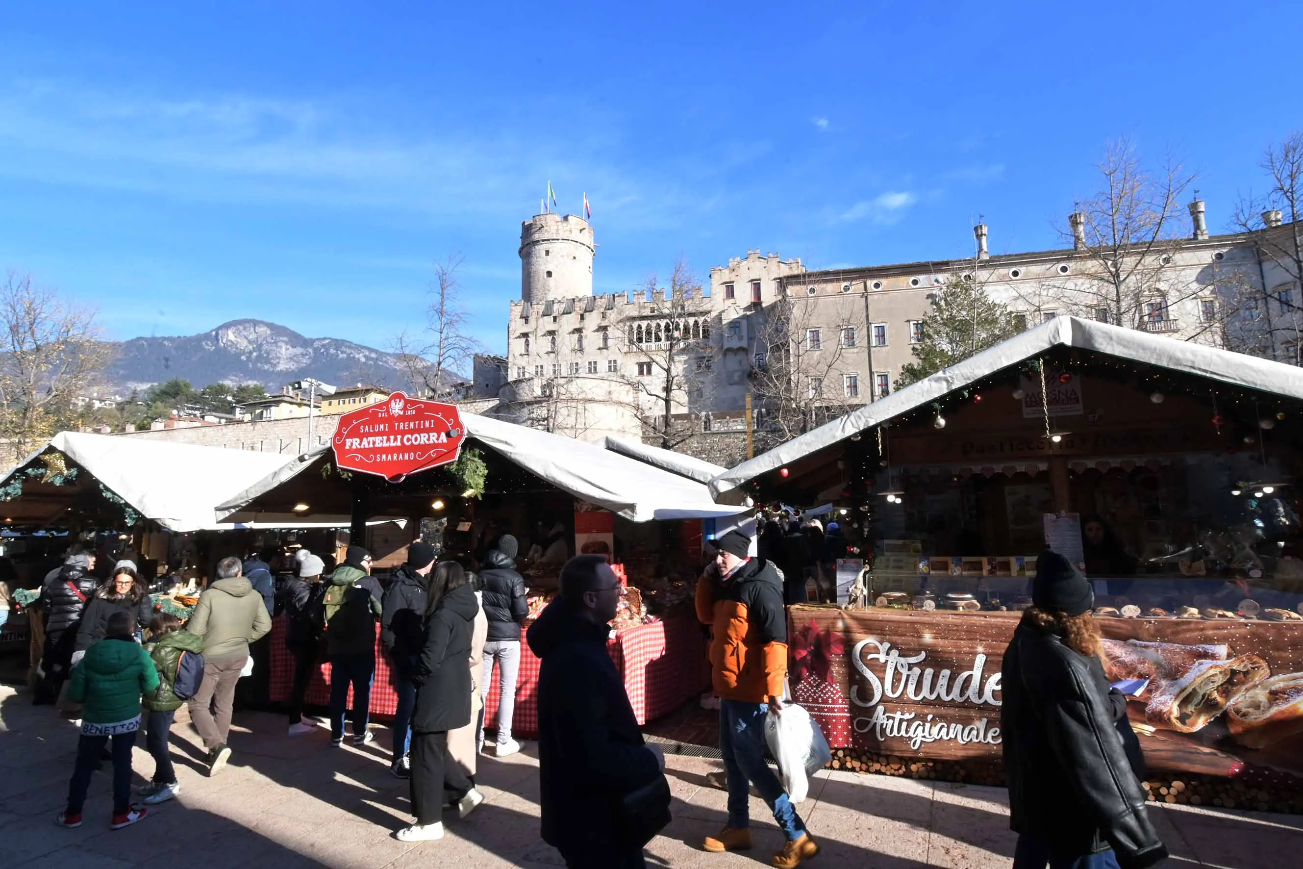 Mercatino di Natale Piazza Mostra Fiera di Santa Lucia Trento (foto Daniele Panato/Agenzia Panato)