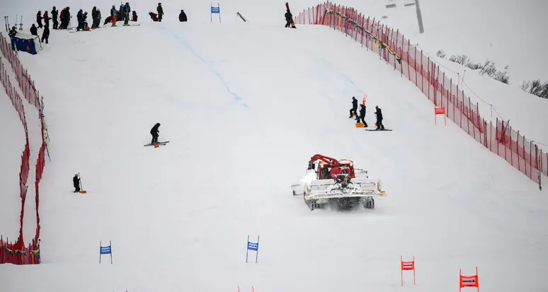 Nevicate eccezionali, annullate altre due gare: finora è saltato metà del calendario