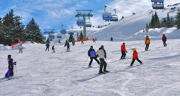 In molti anche sulle piste da sci, serie di interventi di soccorso