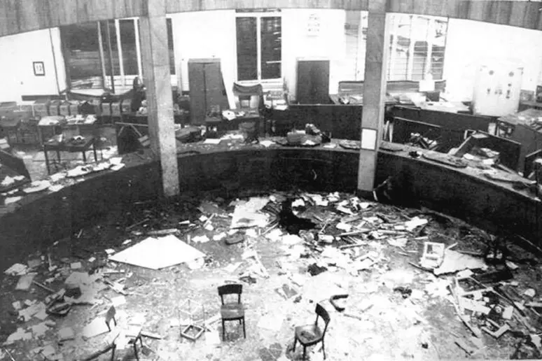 Piazza Fontana, la strage che ci precipitò negli anni di piombo e nelle ombre della strategia della tensione