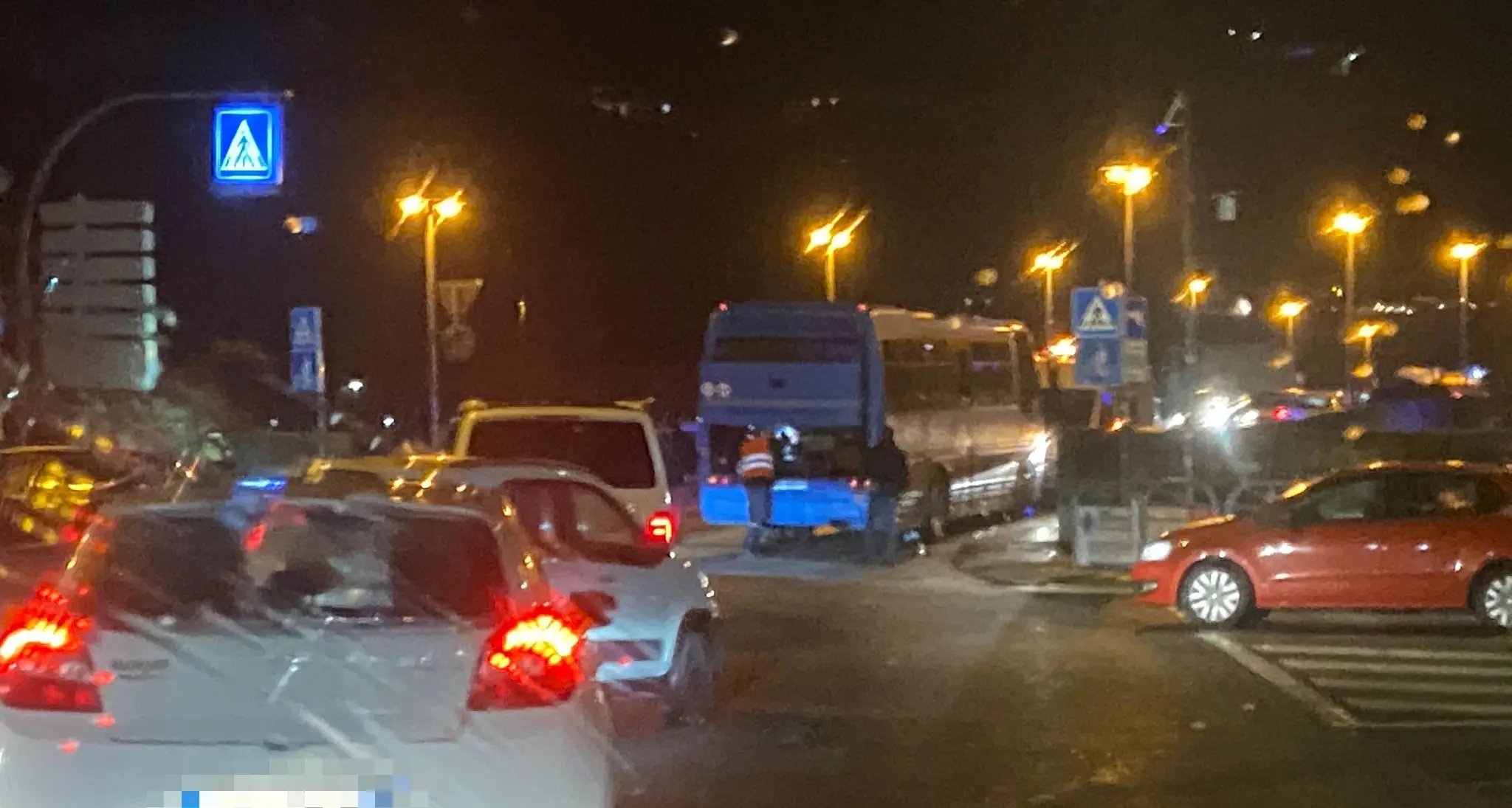Code in città, due pullman bloccati dai guasti nell'ora di punta