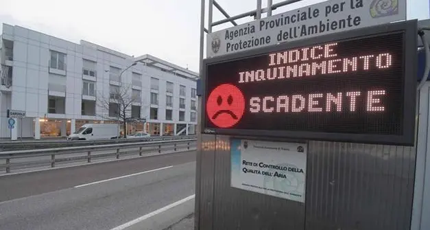 Allarme inquinamento a Trento: in via Brennero dal 1° novembre 47 sforamenti consecutivi dei limiti