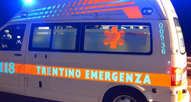 Schianto in tangenziale a Mattarello: grave una donna, ferite anche due bambine
