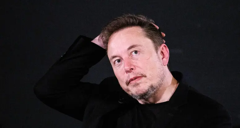 Il Wsj: «Lsd, coca e funghi, Tesla e SpaceX temono le droghe usate da Musk»