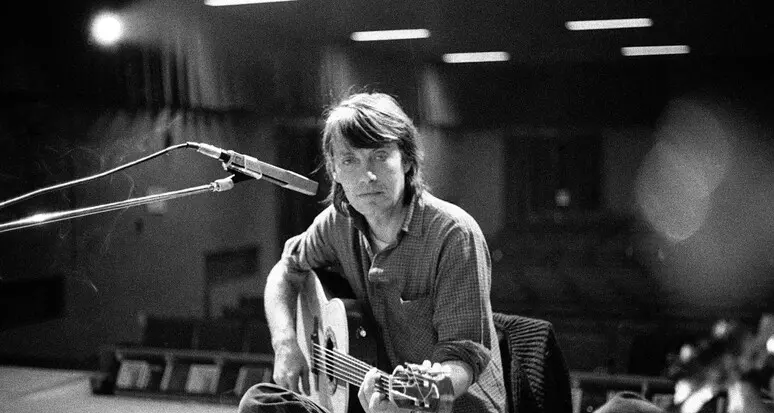 Ricordo di Fabrizio De Andrè: 25 anni fa la morte di un indimenticabile esploratore dell'umanità
