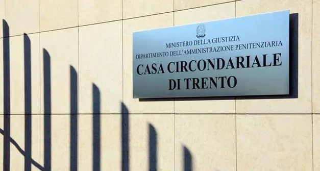 Tentò di strangolare la moglie in val di Non: quarantenne condannato a sei anni di reclusione