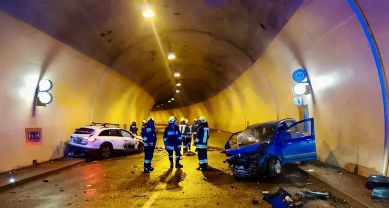 Val Gardena, schianto in galleria: tre persone in ospedale