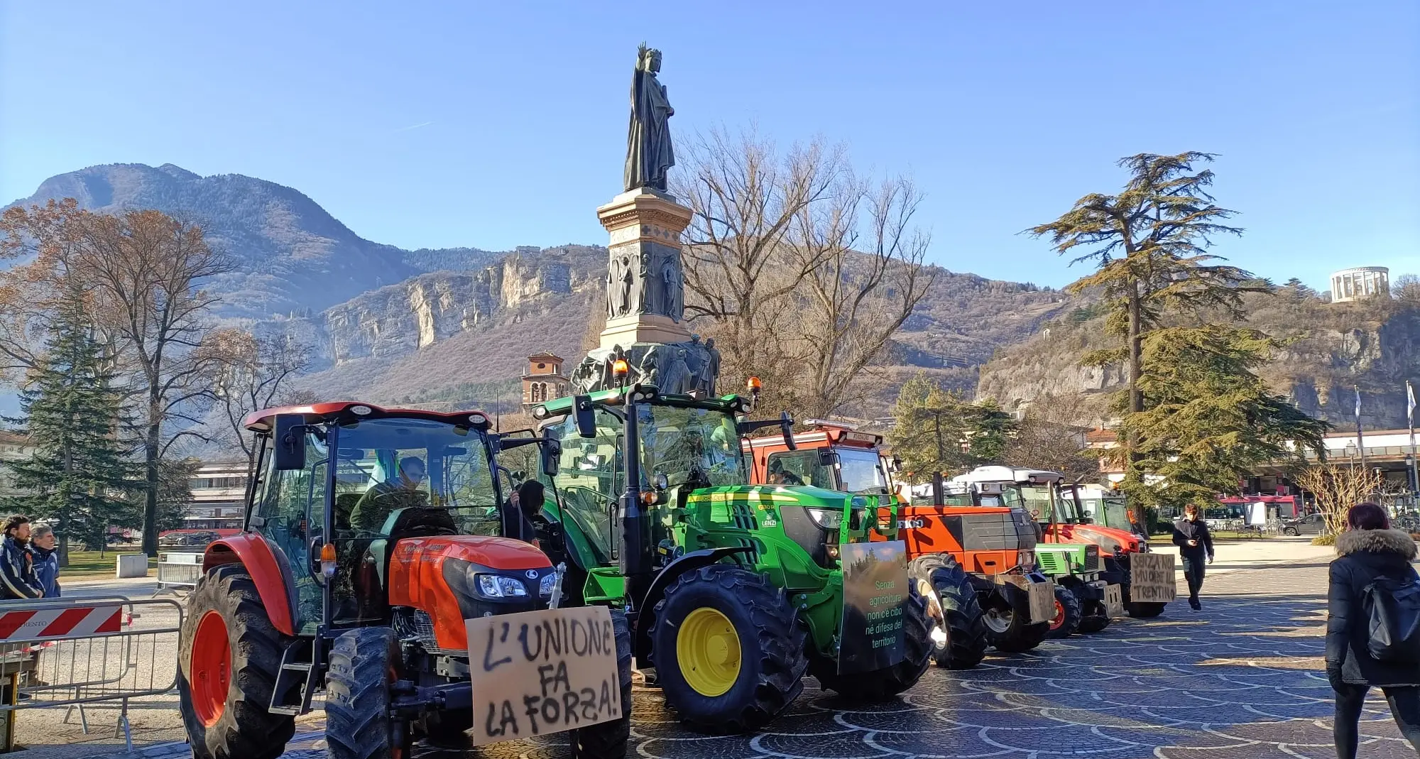 La protesta degli agricoltori, l'assessora Zanotelli dopo l'incontro in Provincia: «Il confronto proseguirà»