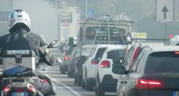 Gli attesi lavori al ponte di Torbole portano anche caos traffico e code