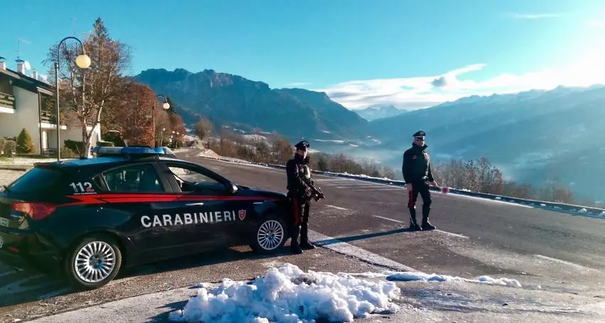 Cocaina e hashish sequestrate dai carabinieri in due locali notturni
