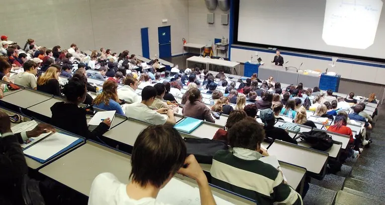 Molti laureati trentini emigrano verso altre province italiane e all'estero