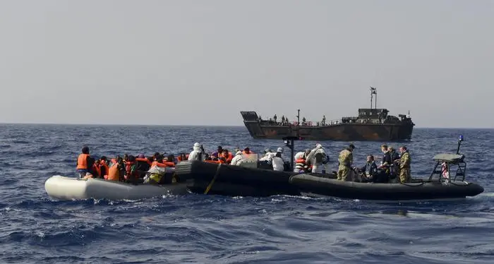 La Cassazione: «È reato consegnare i migranti alle autorità libiche». Le Ong di salvataggio: ora causa contro il governo Meloni