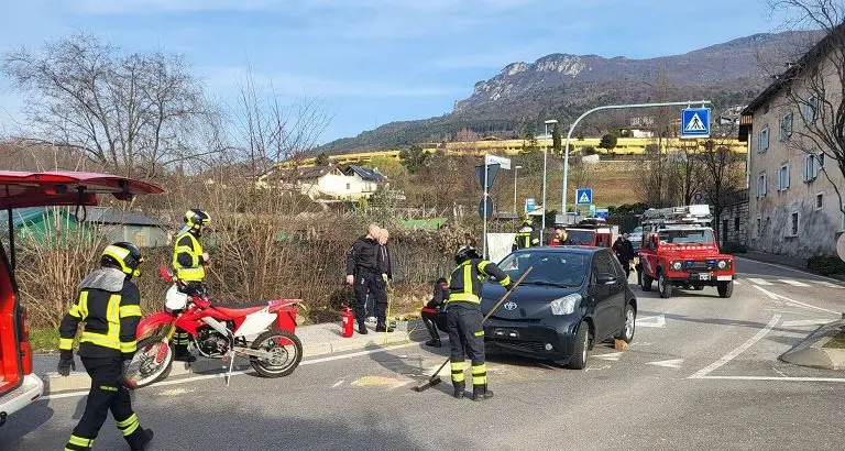 Villazzano, grave un motociclista quindicenne che si è scontrato con un'auto