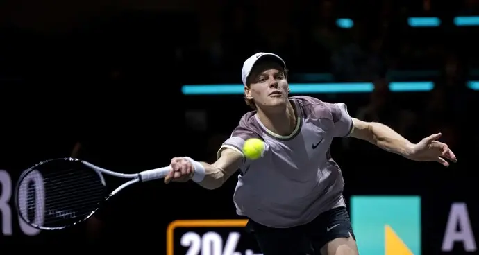 Jannik Sinner in trionfo anche a Rotterdam: piegato in due set l'australiano Alex De Minaur
