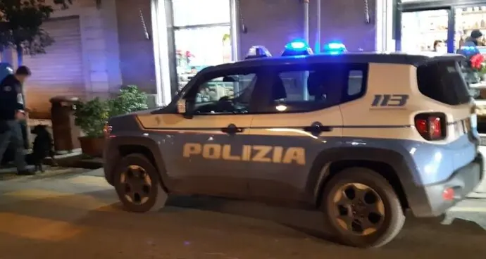 Riva, rissa tra giovani: un sedicenne ferito con il coltello, in ospedale anche un altro ragazzo