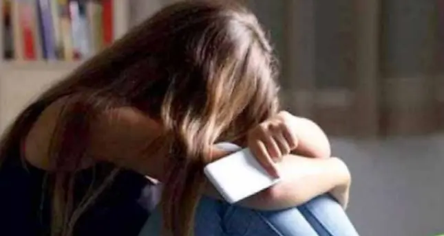 Revenge porn, quindicenne trentina ricattata dopo lo scambio di foto online: ragazzo a processo