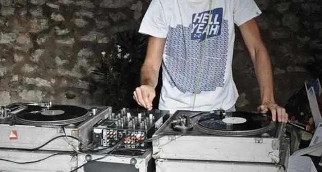 Dopo le critiche di Confesercenti, semplificate le regole per i concerti nei bar in Trentino: addio alla Scia