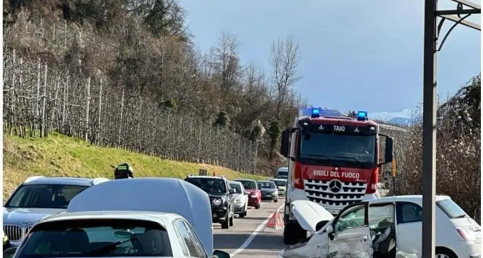 Schianto sulla statale vicino al lago di Santa Giustina: feriti i conducenti di tre auto