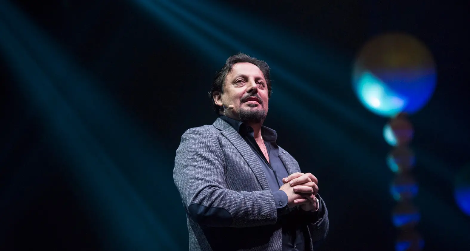 Enrico Brignano : \"Ma... diamoci del tu! Un racconto in confidenza\"