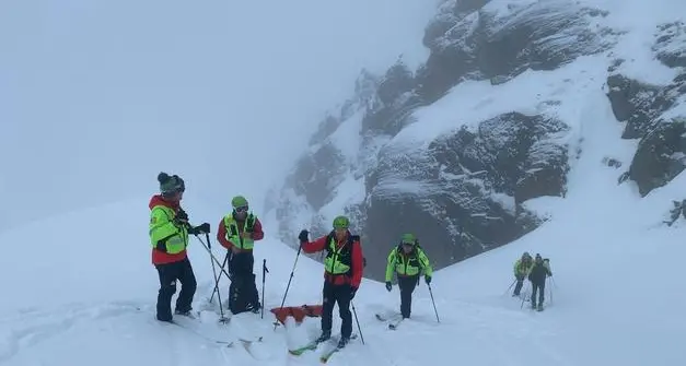 Piccole Dolomiti, escursionista scivola per un centinaio di metri sulla neve: ricoverato in codice rosso
